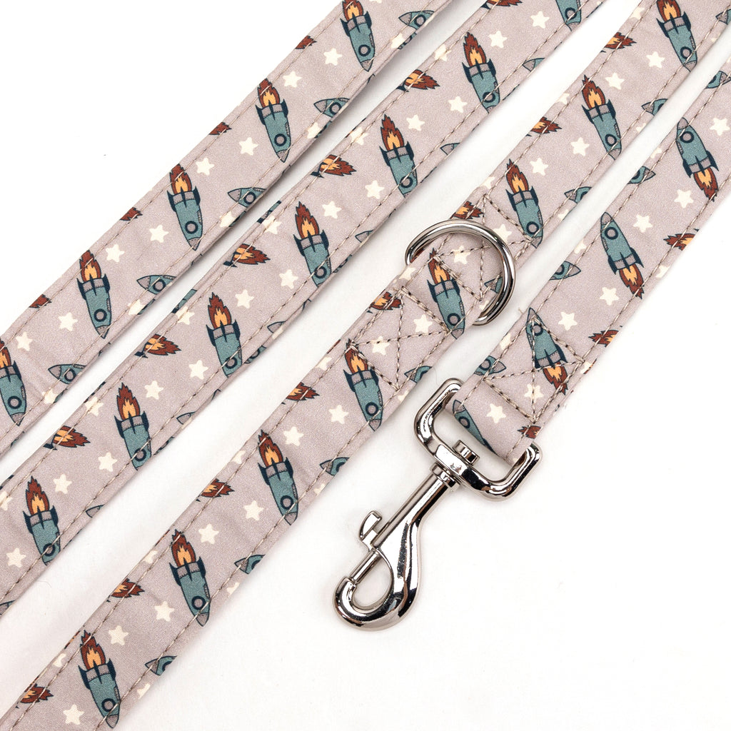 100% Cotton Adjustable Dog Leash Silver Retro Rocket detail