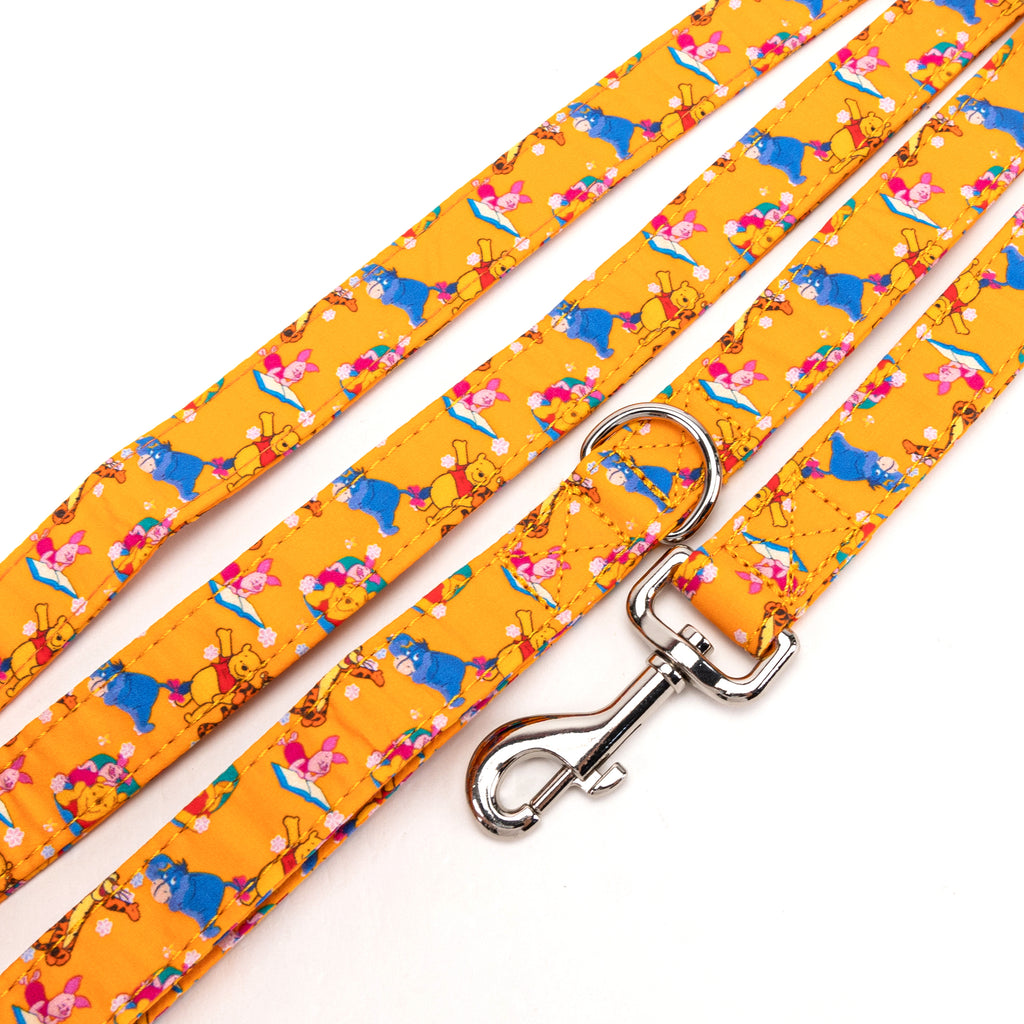 Winnie the Pooh Dog Leash with Durable Silver Hardware detail