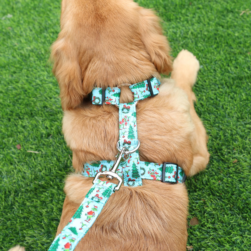 100% Cotton Adjustable No Pull Dog Harness Silver The Grinch dog shows the back side of the harness