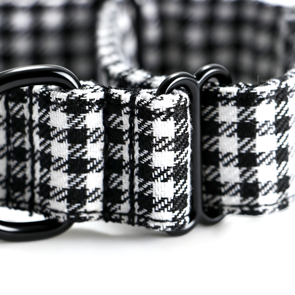 100% Cotton Martingale Dog Collar Shepherd Black & White detail