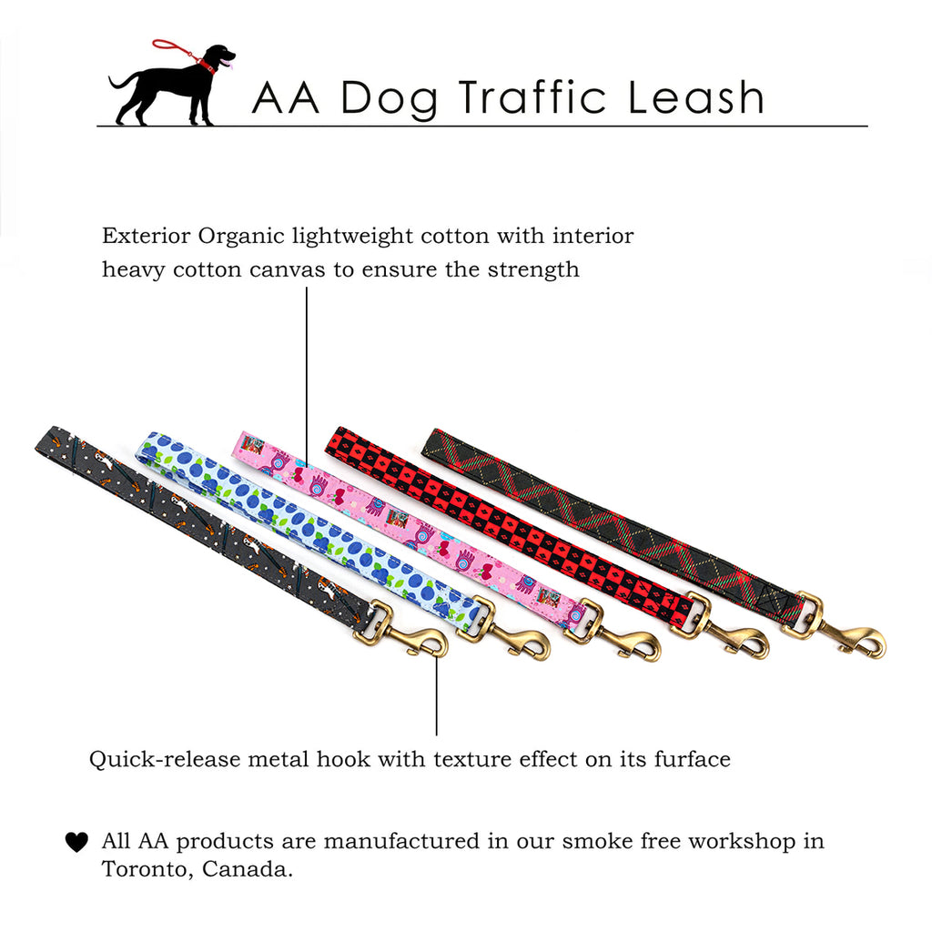 Dog traffic leashes with colorful patterns and quick release metal hooks